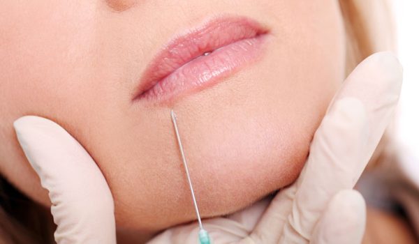 نکات مهم برای جلوگیری از تورم و کبودی بعد از تزریق ژل لب روسی